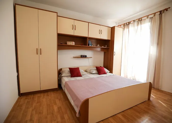 Дом отдыха Seaside House Kukljica, Ugljan - 24011 *